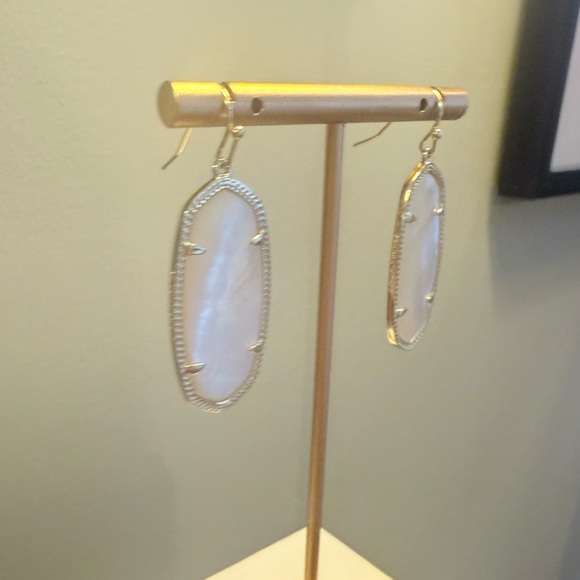 Kendra Scott Dani Gold Drop Earrings Ivory Mother of Pearl - Picture 6 of 8
